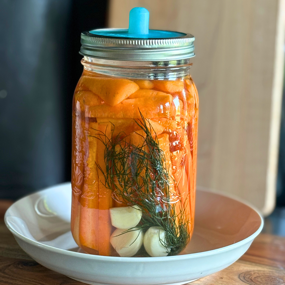 How to Make Dilly Fermented Carrots with Garlic